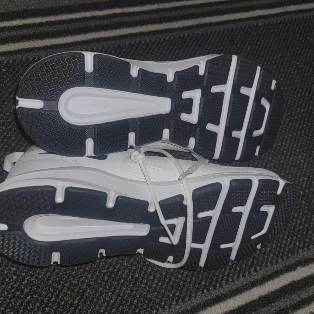New Nike Men’s Sneakers - Picture 3 of 3